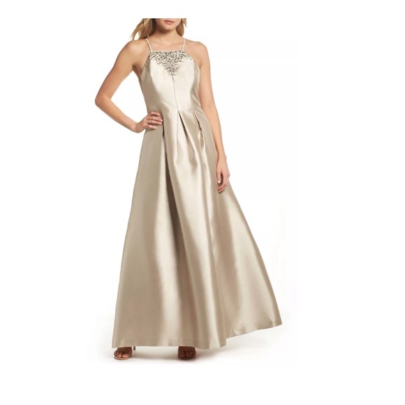 NWT Vince Camuto Beaded Neck Ballgown w/ Shawl - Picture 3 of 8